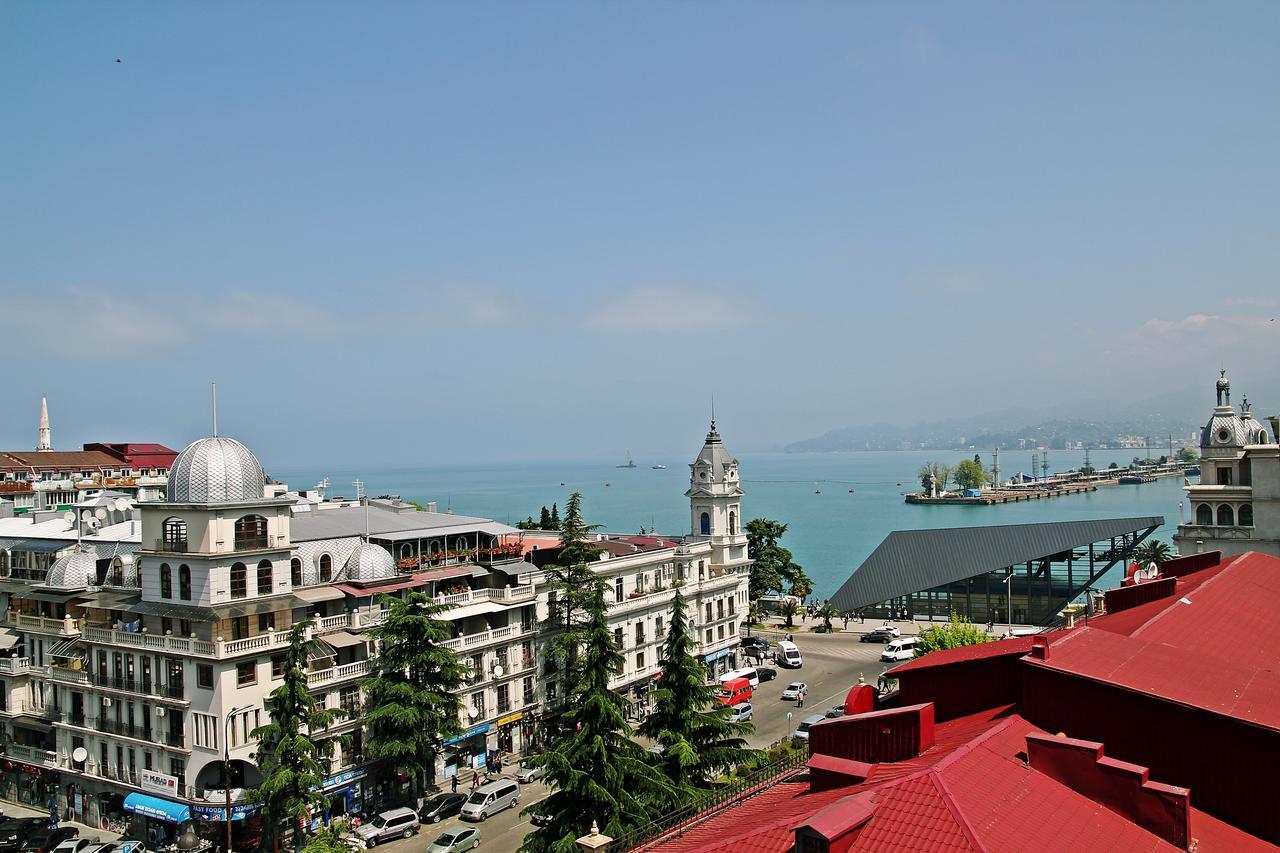 Mardi Plaza Hotel บาทูมิ ภายนอก รูปภาพ
