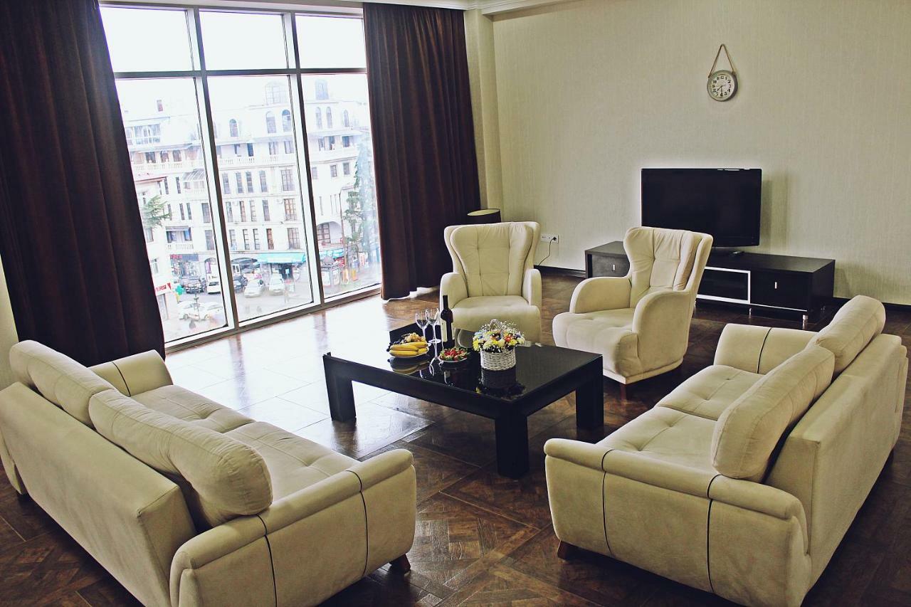 Mardi Plaza Hotel บาทูมิ ภายนอก รูปภาพ