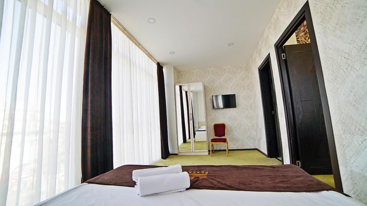 Mardi Plaza Hotel บาทูมิ ภายนอก รูปภาพ