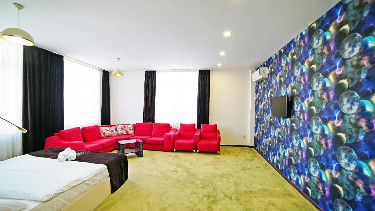Mardi Plaza Hotel บาทูมิ ภายนอก รูปภาพ