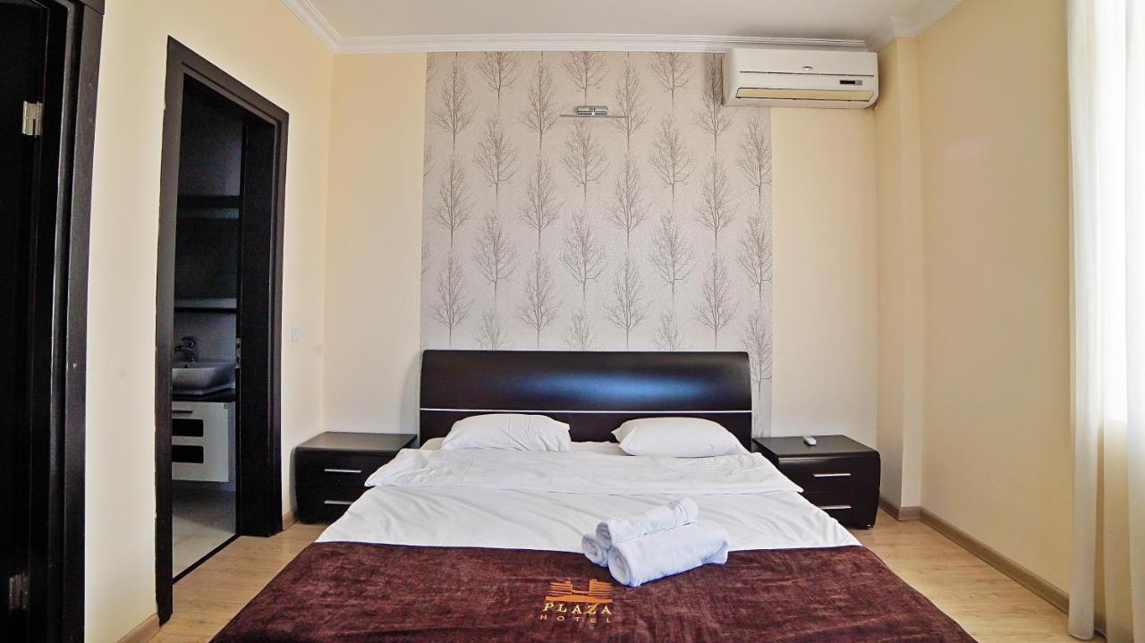 Mardi Plaza Hotel บาทูมิ ภายนอก รูปภาพ