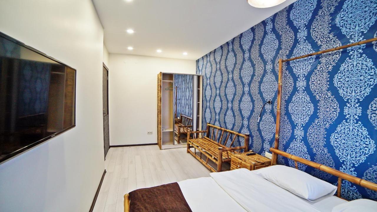 Mardi Plaza Hotel บาทูมิ ภายนอก รูปภาพ