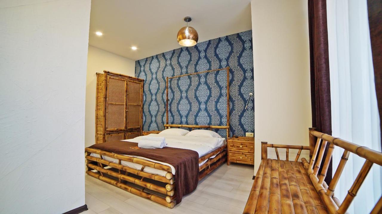 Mardi Plaza Hotel บาทูมิ ภายนอก รูปภาพ
