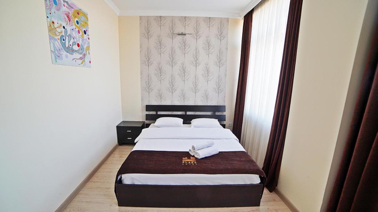 Mardi Plaza Hotel บาทูมิ ภายนอก รูปภาพ