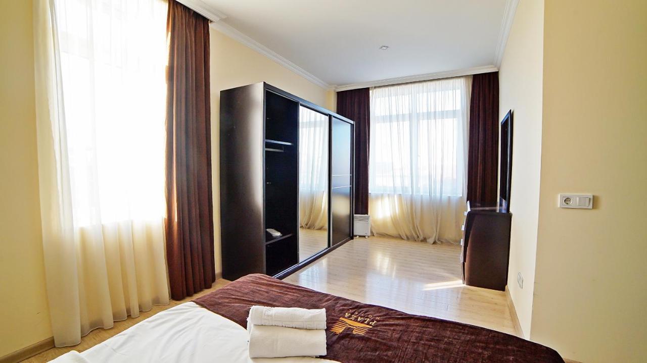 Mardi Plaza Hotel บาทูมิ ภายนอก รูปภาพ