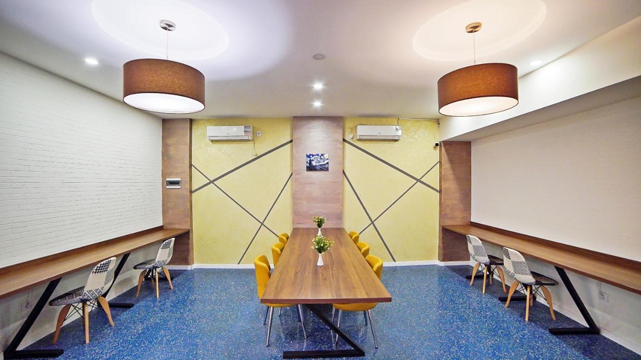 Mardi Plaza Hotel บาทูมิ ภายนอก รูปภาพ