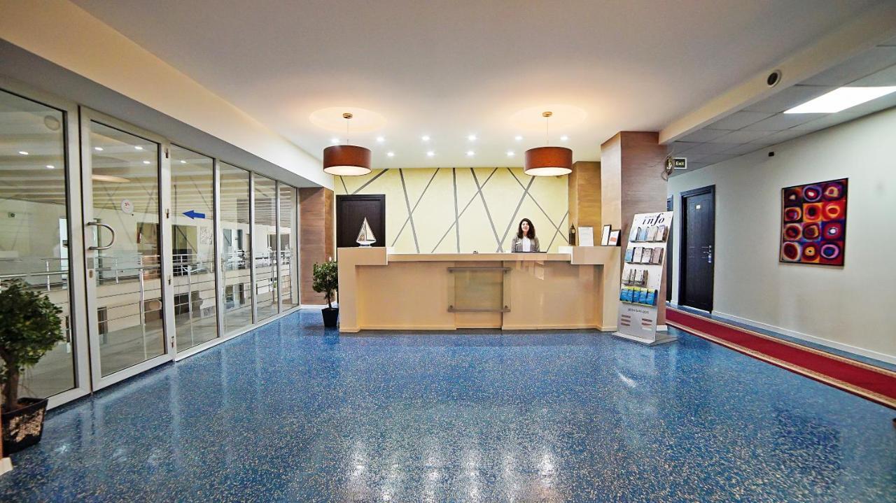 Mardi Plaza Hotel บาทูมิ ภายนอก รูปภาพ